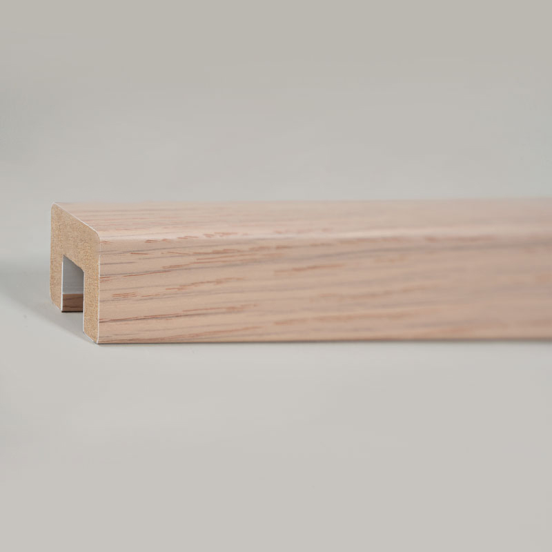 원목 계단 난간(PVC 포장) - 오크색 1 1/6' x 1 1/6'